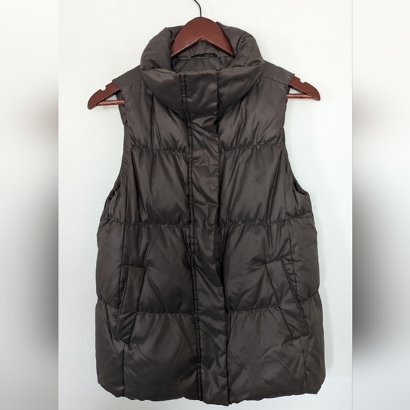 GAP Jackets & Blazers - Gap Brown Down Quilted Zip Up Puffer Vest Pockets Size Women's Medium